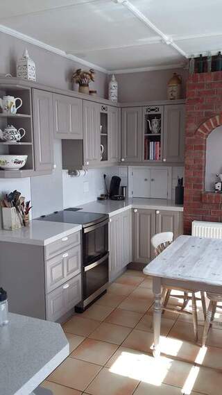 Grey kitchen after spray painting